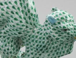 Herendi teve. cca 1920-1930, pikkelyes mintával kézzel festett porcelán, terv.: Végh Ilona, formaszá...