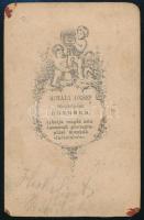 1869 Férfiportré, keményhátú fotó Mihály József egri műterméből, aláírt, 9,5×6 cm