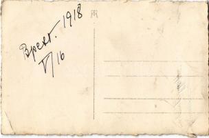 1918 Budapest, Osztrák-magyar katonatiszt kitüntetésekkel és szerelmével. Nagy Sándor Budapest-Tátra...