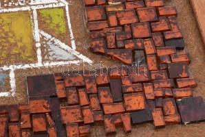 Hegyi György (1922-2002): Szürke Szentendre. Vegyes technika, mozaik, farost. Hátoldalán jelzett és ...