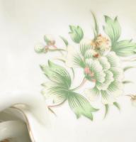 4 darab Hollóházi virágmintás levél alakú kínáló. Jelzett, egyiken kis pattanással, h: 13 cm