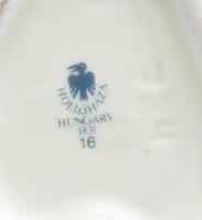 4 darab Hollóházi virágmintás levél alakú kínáló. Jelzett, egyiken kis pattanással, h: 13 cm