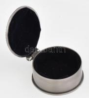 Rózsa díszítéses ékszertartó dobozka, d: 5,5 cm