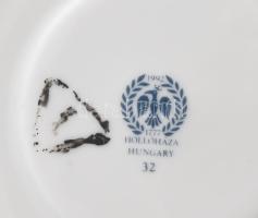 Hollóházi Erika 21 darabos tétel: hosszúkás tál, 10 alj, sószóró, tejkiöntő, 8 csésze, jelzett, kopá...