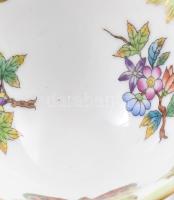 Herendi Viktória mintás mogyorókínáló. Íves háromosztású talpon 3 stilizált puttó által tartott kíná...