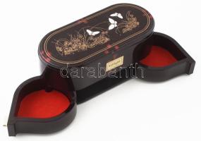 Lakkozott dobozt imitáló műanyag ékszeres zenedoboz, 21x10x9 cm