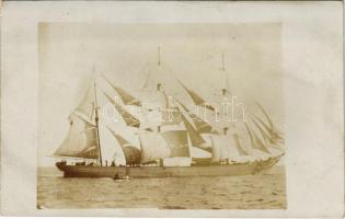 Osztrák-Magyar Haditengerészet vitorlás jachtja / Kreuzeryacht . K.u.K. Kriegsmarine / Austro-Hungarian Navy cruiser yacht. F. Friedrich Kammerphotograph photo