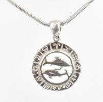 Ezüst(Ag) kígyó nyaklánc "Halak" medállal, jelzett, h: 45-50 cm, d: 1,9 cm, nettó: 8,6 g