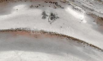 Ezüst (Ag) tál, jelzett, kopással, d: 18 cm, nettó: 98 g