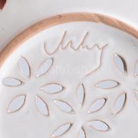 Áttört mintás kerámia dísztál, jelzett, kopással, d: 25,5 cm