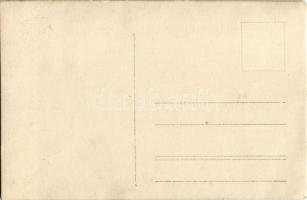 Mikor vissza gondolok... Első világháborús osztrák-magyar matróz lanttal a kezében, borozgatás közbe...