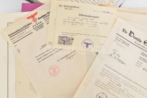 cca 1935-1960 II. világháborúban szolgált német katona irathagyatéka: Deutsches Reich útlevél, DAF i...