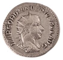 Római Birodalom / Róma / III. Gordianus 244. Antoninianus Ag (4,26g) T:XF
Roman Empire / Rome / Gor...