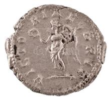 Római Birodalom / Róma / Geta 198-212. Denarius Ag (2,66g) T:XF,VF kitörés Roman Empire / Rome / Get...