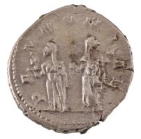 Római Birodalom / Róma / Traianus Decius 249-251. Antoninianus Ag (3,97g) T:AU
Roman Empire / Rome ...