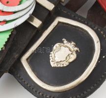 Antik lófejdísz. Bőr, fém kiegészítőkkel