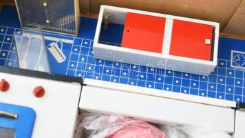 NDK, Játékkonyha, fém, dobozában, 46x25 cm