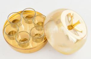 Retró arany alma pálinkás készlet, 6 pohárral, kopásnyomokkal