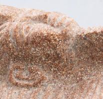 Tutanhamon kőszobor, 2,7 kg, 21×17 cm