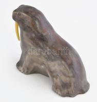 Rozmár formájú faragott kő szobor. Kanadai 18x11 cm