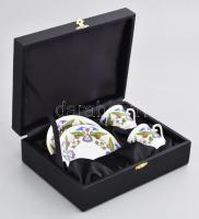 Kutahya török porcelán mokkás készlet két személyre, díszdobozban. Kézzel festett, jelzett, hibátlan