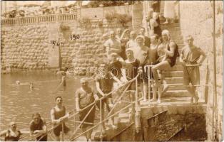 Abbazia, Opatija; fürdőzők csoportképe / bathers. E. Jelussich (Fiume-Abbazia) 1911. photo