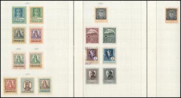 52 db forgalmi adóbélyeg albumlapokon