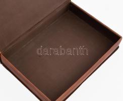 Bőr titokkönyv, a kolozsvári Mátyás szobor képével díszítve, 25x18x4 cm