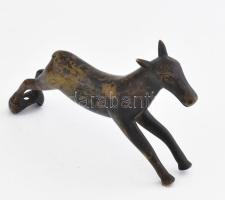 Bronz őz figura, lábánál rögzíthető, kopással, h: 21 cm