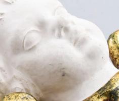 Angyal. Antik faragott fa, arany és fehér színnel festve, kopással, 23x18