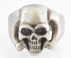 Ezüst(Ag) halálfejes gyűrű, jelzett, méret: 61, nettó: 14,1 g