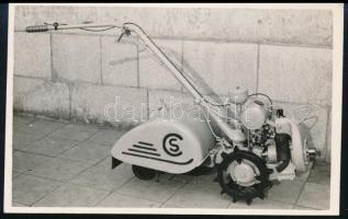 cca 1946-1948 Csonka János Gépgyára Rt. "Fürge" Mótoros kapálógép prospektusa, kis szakadá...