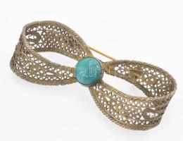 Ezüst(Ag) filigrán bross zöld kővel, jelzett, 6×2 cm, bruttó: 9,6 g