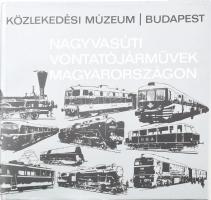 Nagyvasúti vontatójárművek Magyarországon. Közlekedési Múzeum. Szerk.: Czére Béla, Vaszkó Ákos. Bp. 1984, Közlekedési Dokumentációs Vállalat, 359+(1) p. Első kiadás. Rendkívül gazdag fekete-fehér képanyaggal illusztrált. Kiadói egészvászon-kötés, kiadói, enyhén sérült papír védőborítóban. Megjelent 4000 példányban.