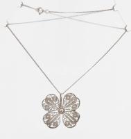 Ezüst(Ag) nyaklánc filigrán medállal, jelzett, h: 38 cm, nettó: 4,1 g