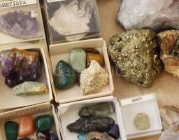 Ásványok és érdekes kőzetek gyűjteménye: ametiszt, pirit, galenit, kvarc, malachit, tigrisszem, achá...
