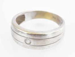 Arany (Au) 14K fehérarany ékszerszett, függő, gyűrű (méret: 53), fülbevalópár, jelzett, bruttó: 8,3 ...