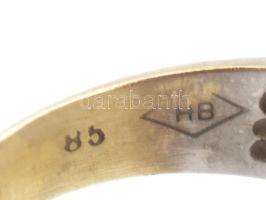 Arany (Au) 14K fehérarany ékszerszett, függő, gyűrű (méret: 53), fülbevalópár, jelzett, bruttó: 8,3 ...