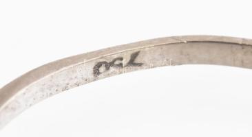 Arany (Au) 18K fehérarany gyűrű, jelzett, deformációval, méret: 54, bruttó: 1,6 g