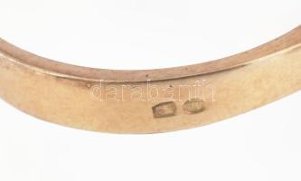 Arany (Au) 14K gyűrű sérült kővel, jelzett, méret: 55, bruttó: 4,3 g