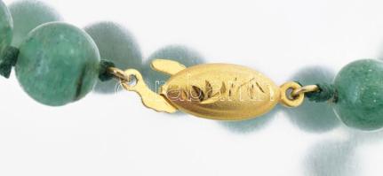 Jáde nyaklánc aranoyzott ezüst (Ag) kapoccsal 56 cm d: 8 mm