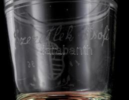 1896 Emlékpohár. Címerrel és szerelmi vallomással csiszolt talpas biedermeier pohár, kopással, m: 13...