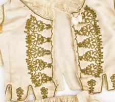 Kislány díszmagyar. selyem, pártával