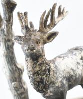Szarvas alakkal díszített fém asztaldísz, kopással, m: 18,5 cm