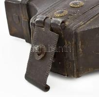 Antik lakat XVIII. sz. vas. kulcs nélkül. szép állapotban 14x11 cm