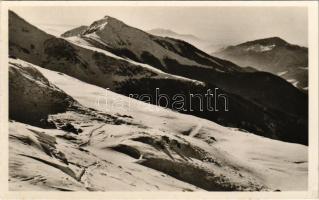 Radnai-havasok, Muntii Rodnei; Korongyos a Gargaló-hágó felől. Hensch Aladár felvétele. A Magyar Sí Klub kiadása / Coronghis / mountain peak (EK)