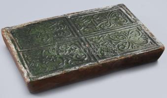 Kályhacsempe. Kalotaszeg, 19. sz vége, mázas kerámia, sérüléssel, 29x19,5 cm KIZÁRÓLAG SZEMÉLYES ÁTV...