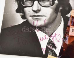 Színészeket ábrázoló, vegyes régi és modern fotók, képeslapok, nyomatok, össz. 24 db, közte egy DEDI...