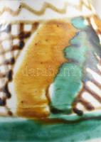 Bokály. Makfalva, 19. sz. közepe-vége, mázas cserép, kis sérülésekkel, m: 16,5 cm