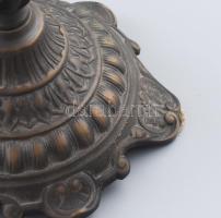 Tiffany jellegű asztali lámpa, díszes ólomüveg búrával, szép állapotban, m: 46 cm